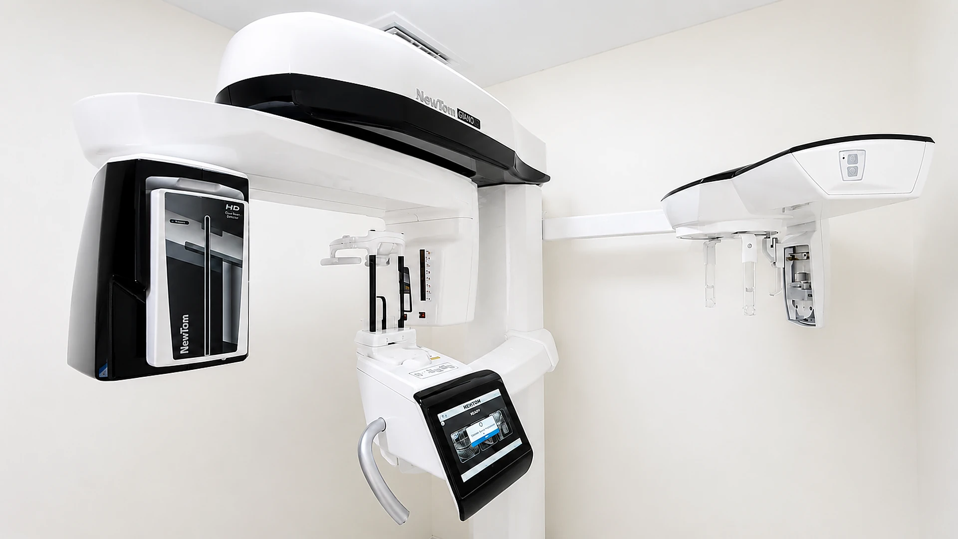 Real dental imaging system at Dibamed Dental Clinic in Al Wasl Dubai
